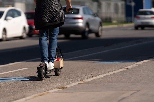 Pourquoi les trottinettes limitées à 35 km/h sont les meilleures ?