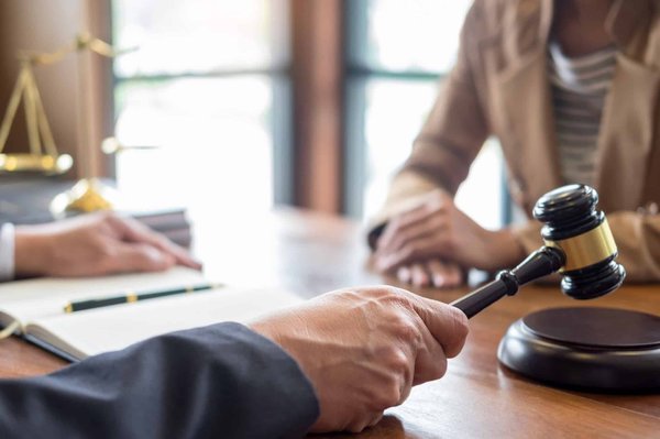 Quels sont les avantages de faire appel à un avocat au Québec?