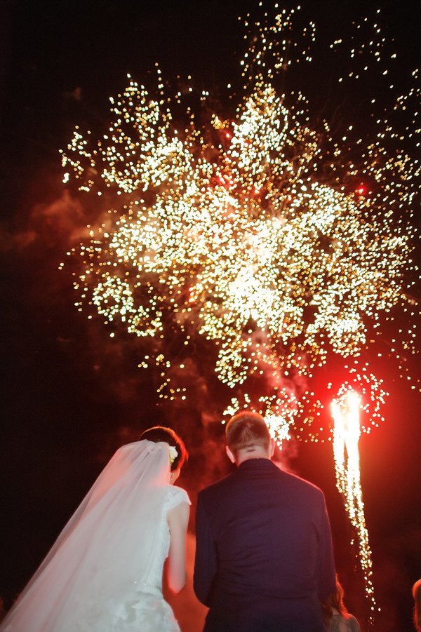 Sublimez votre mariage avec le feux d'artifice idéal